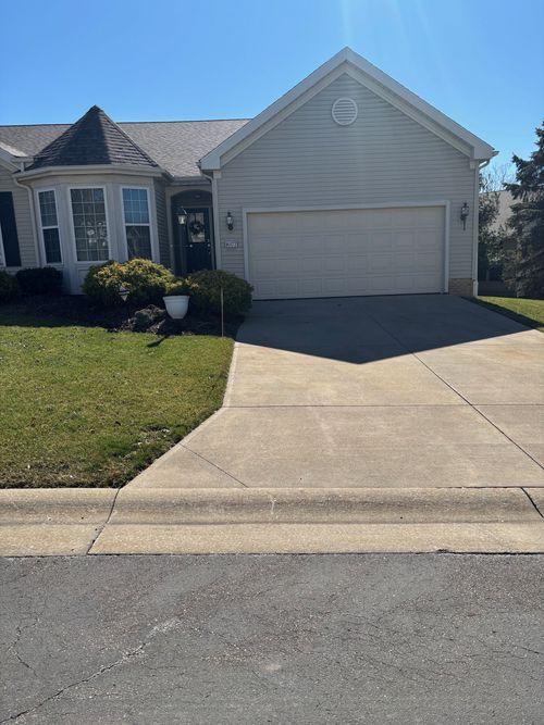 1077 Cookhill Circle,  Akron, OH 44312